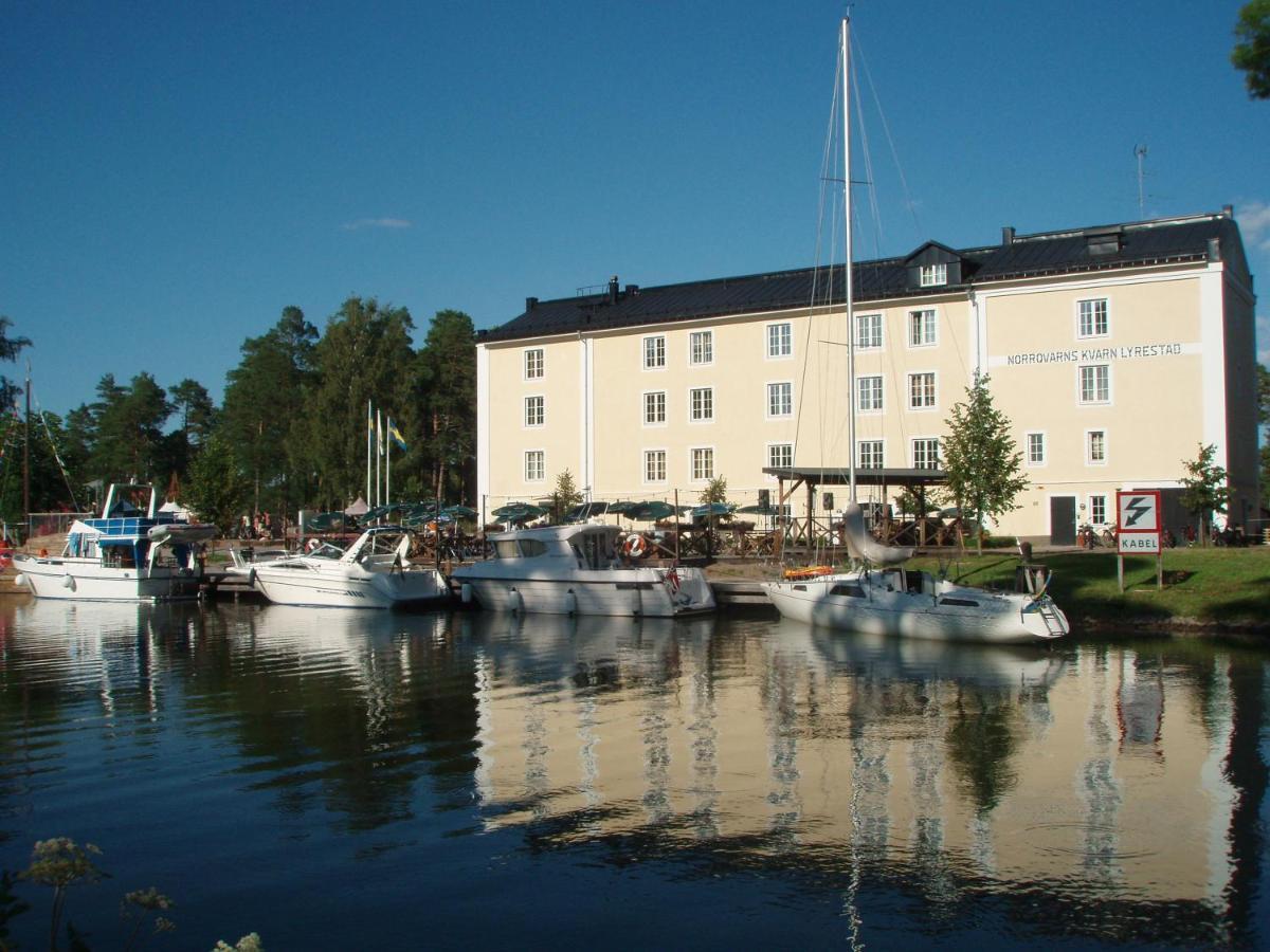 Norrqvarn Hotell Lyrestad エクステリア 写真
